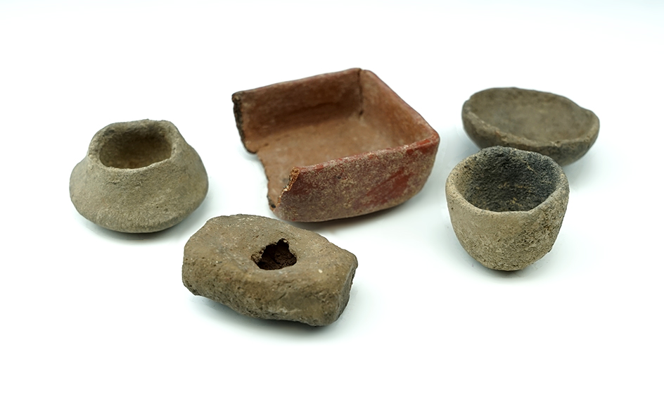Set of 5 Miniature Pottery vessels. Found in New Mexico. The largest is 1 7/8".