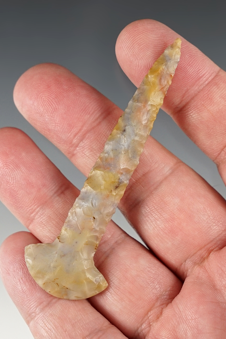 Excellent style on this 3 1/16" Dovetail Drill made from highly colored Flint Ridge Flint. Ohio.