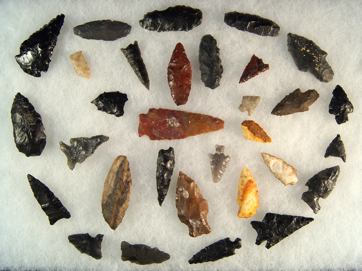 Large group of assorted flaked artifacts in various conditions found in Oregon. Largest is 2 5/16".