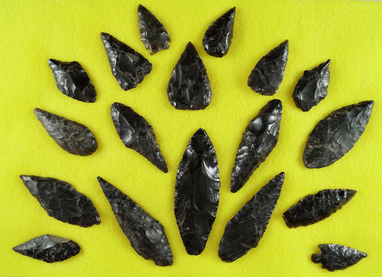 Group of 18 assorted Toltec  points, knives and tools made from obsidian found in Mexico.