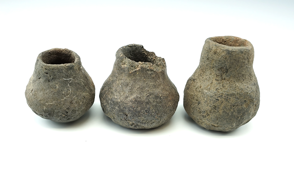 Set of 3 Miniature pottery vessels found in New Mexico.  Largest is 1 7/8".