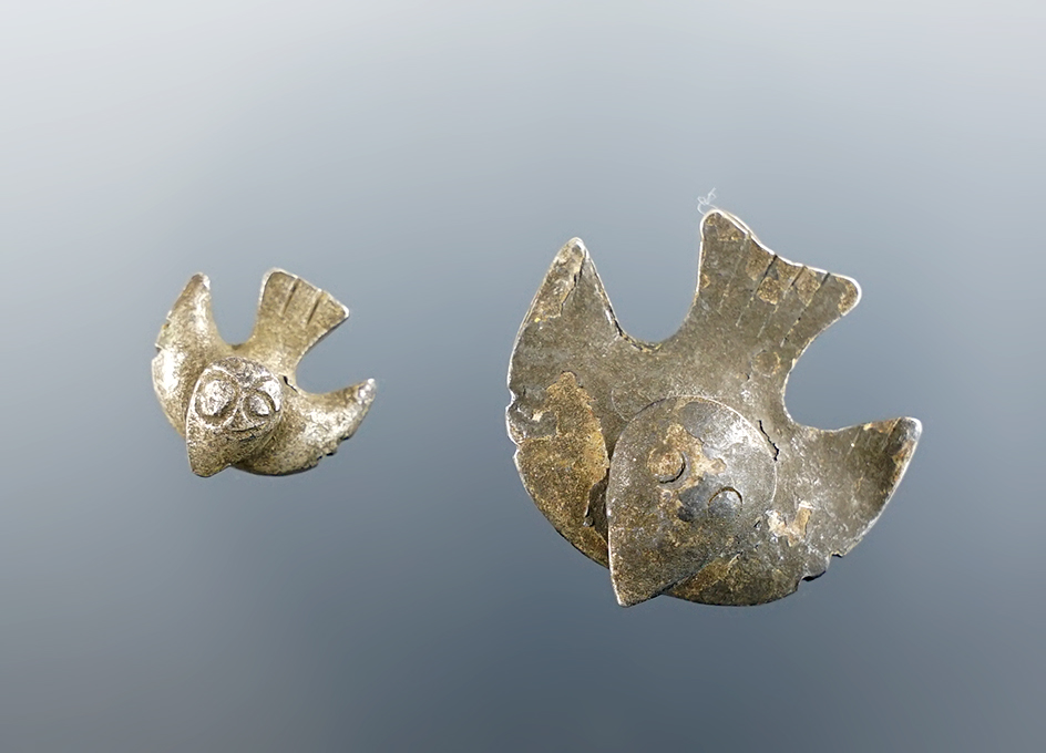 Unique pair of Silver Birds found in Peru. The largest is 1 1/8".