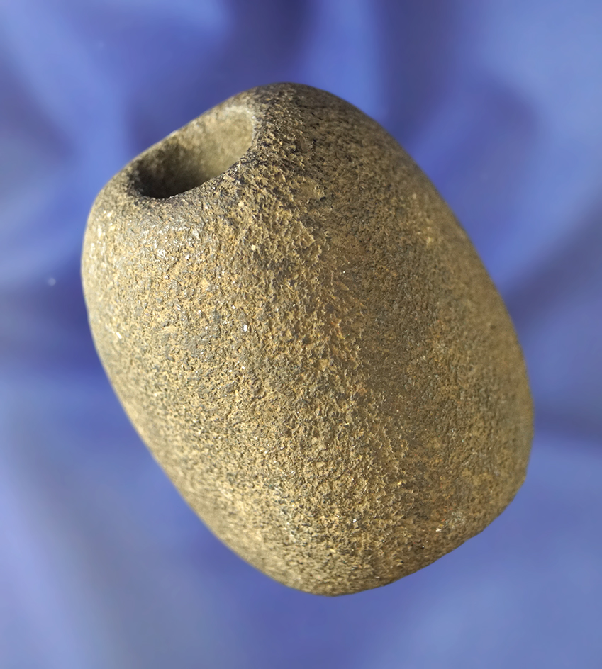 Uniquely styled 2 1/4" Kentucky Bannerstone in very good condition.