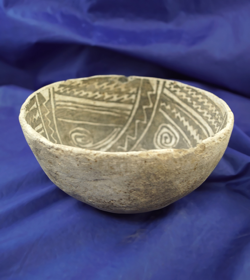 Nice interior paint design on this 6 1/8" wide x 2 3/4" B&W bowl - Witch Well Arizona.