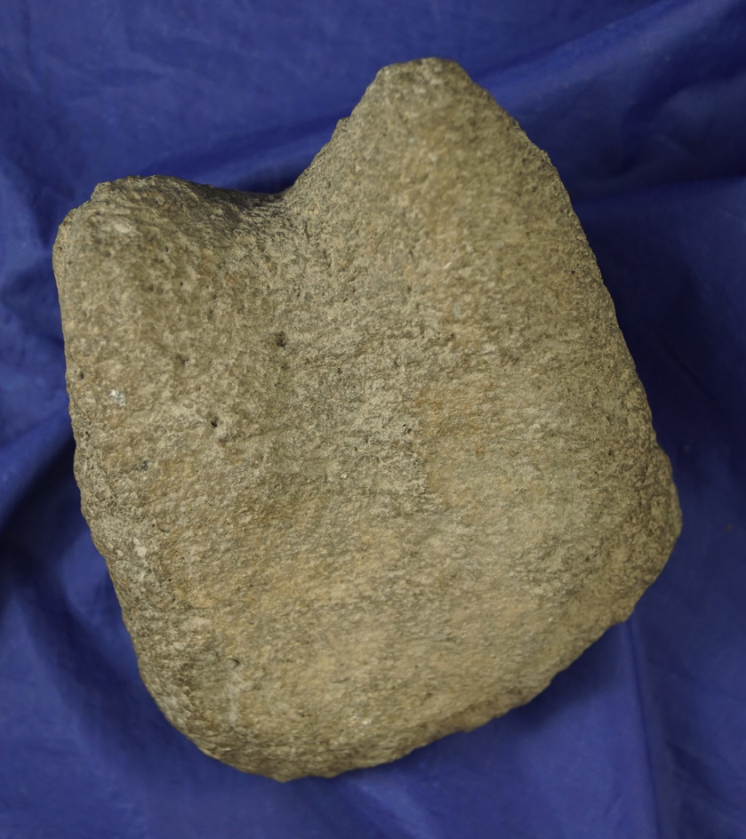 Rare style! 4 and 7/8" long two handed Mano found near Klamath Lake Oregon.