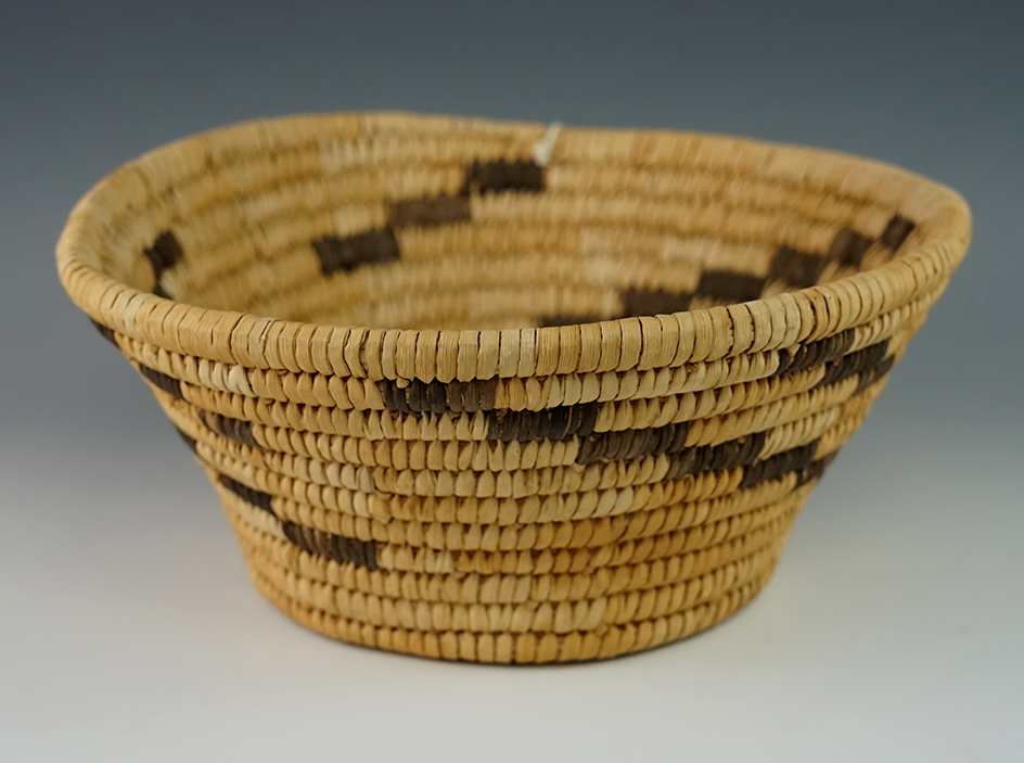 8 1/4" Papago-Tohono/Oodom lightning basket.