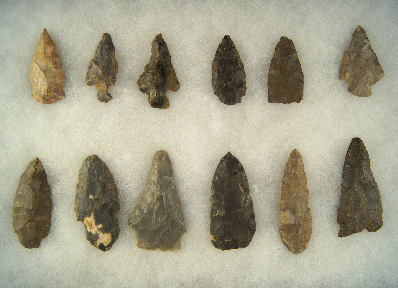 Set of 12 assorted Arrowheads and Knives, largest is 2 1/2". Found  near Creelsboro, Kentucky.