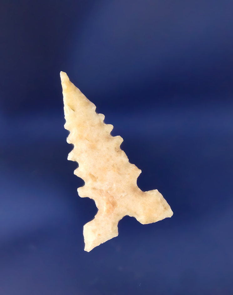 1 1/8" nicely serrated and well styled Toyah from the big Bend area, Val Verde Co., Texas.