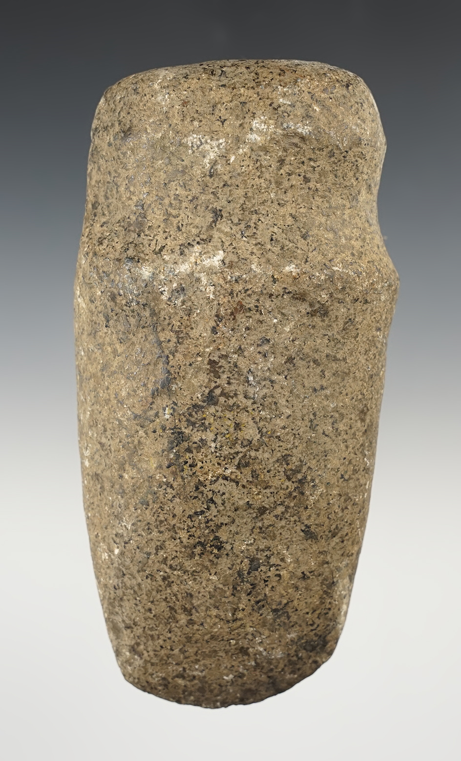 5 1/2" long 3/4 Grooved Axe in great condition. Found in the Midwestern U.S.