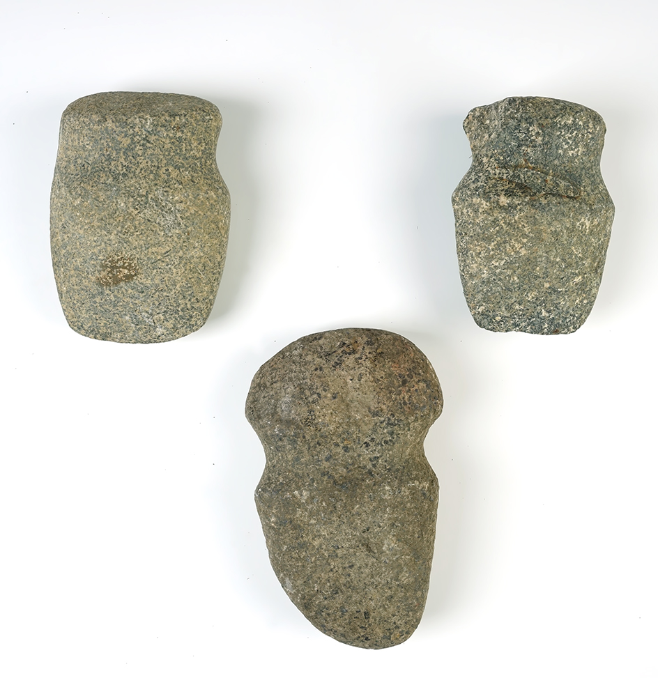 Set of 3 Midwest Axes in good condition. The largest is 5 1/4".