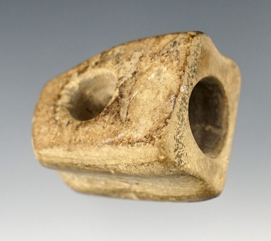 Well styled 1 1/4" tall Ohio Pipe with groves on each edge.