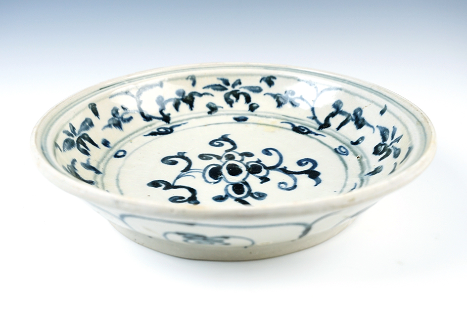 9 11/16" beautifully decorated bowl. From the Hoi Ann Shipwreck! 