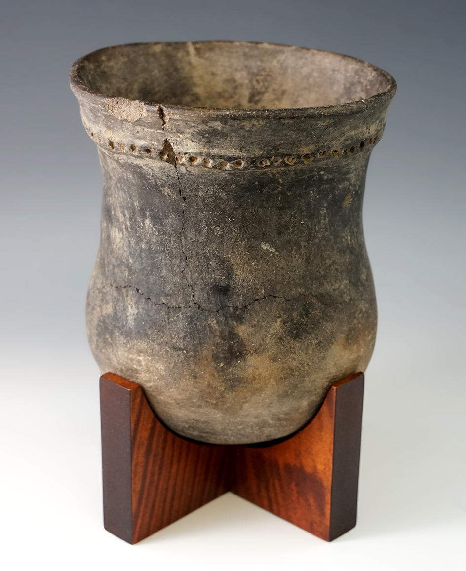 6 3/4" tall by 5" wide early prehistoric formative Navajo pottery vessel found in Arizona