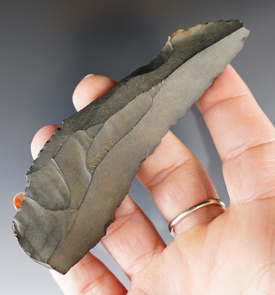 Well patinated 3 15/16" Upper Paleo Period Uniface Knife - Pilbara District of Western Australia.