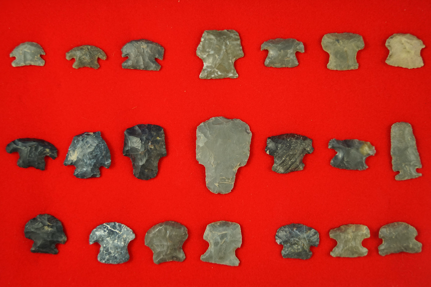 Nice set of 21 assorted hafted scrapers found in Ohio, largest is 2".