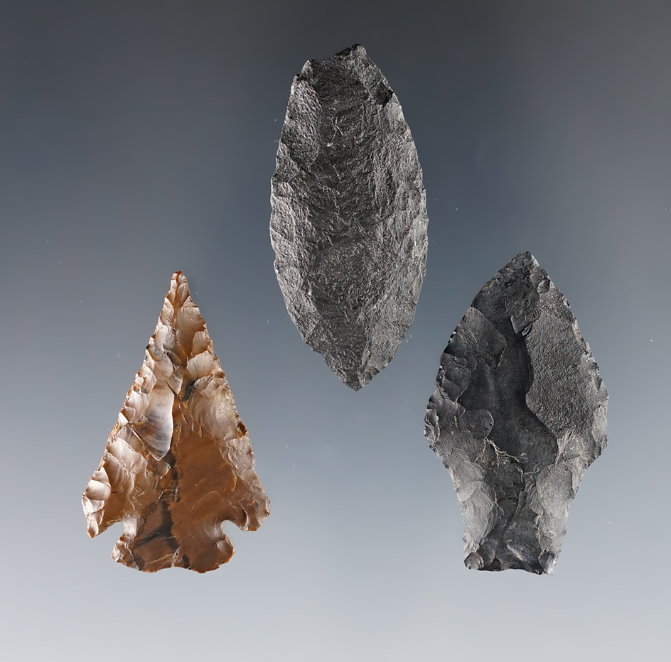 Set of three nicely styled points found near the Columbia River. Largest is 1 11/16".