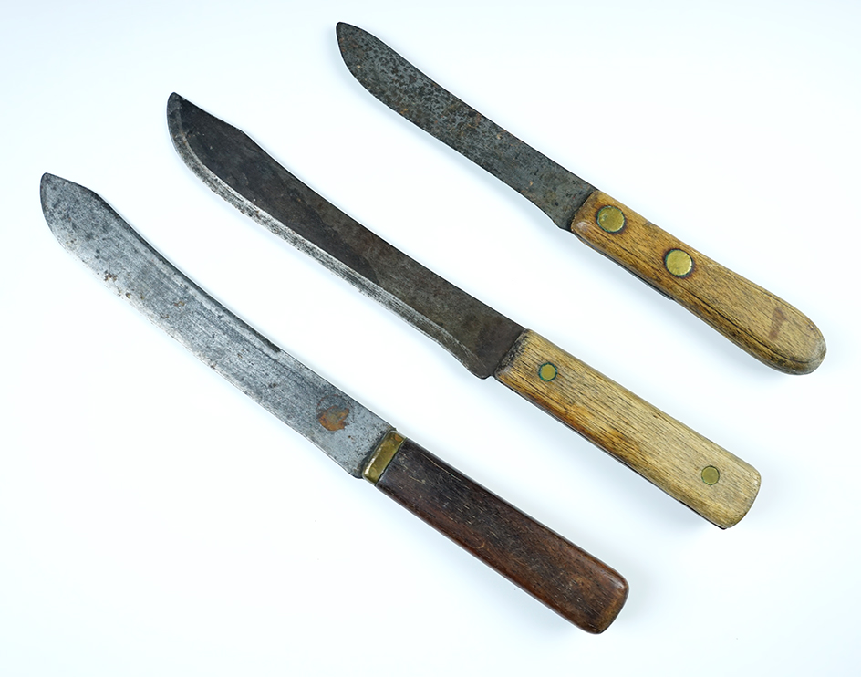 Set of 3 vintage Knives in excellent condition. The largest is 13 9/16".