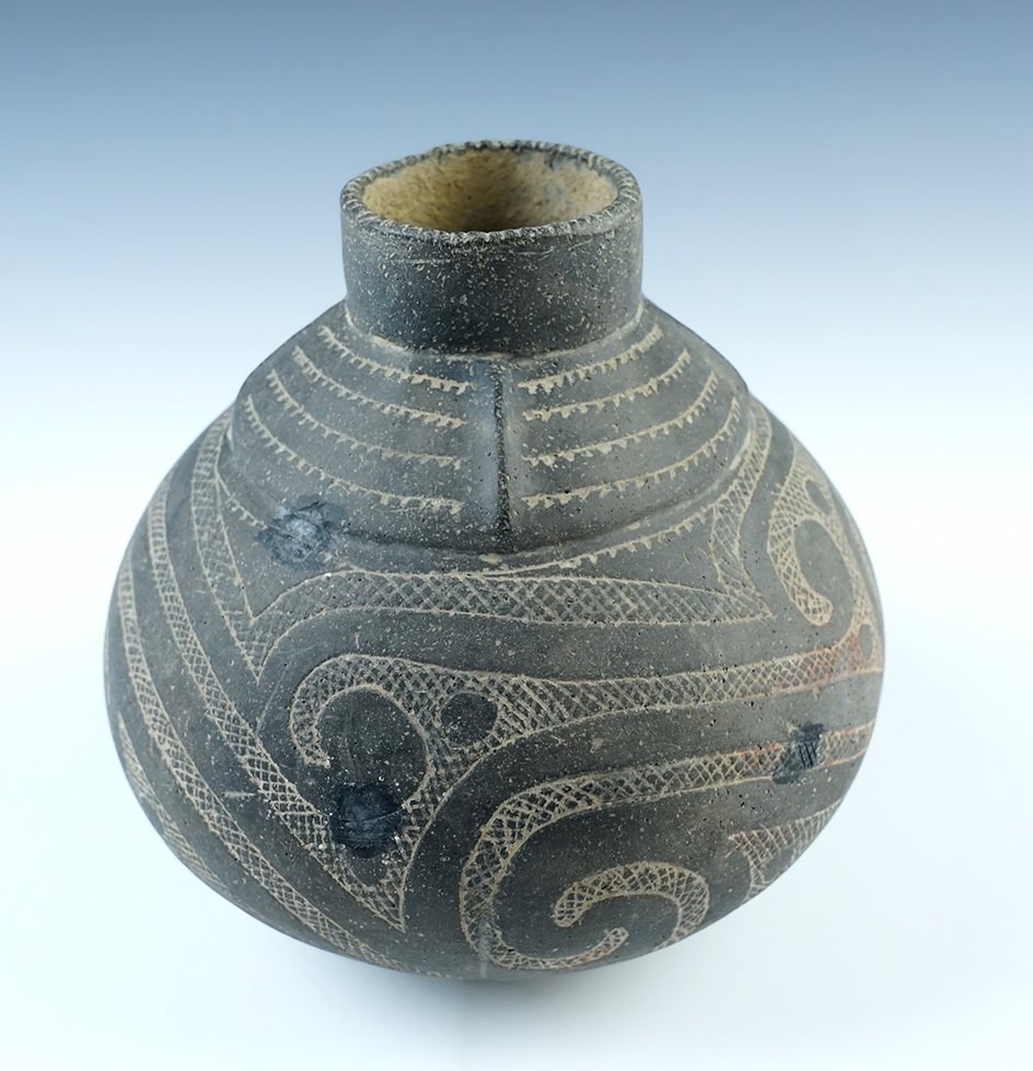 5 3/4" Tall Caddo Hodges Water Bottle with a nice design.Found in Clark Co., Arkansas. Pictured.