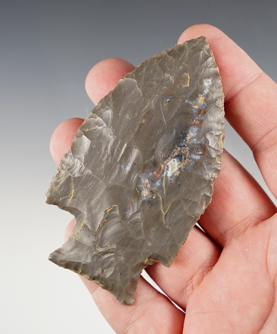 3 7/16" Hopewell made from Hornstone with nice patina. Found in central Indiana.