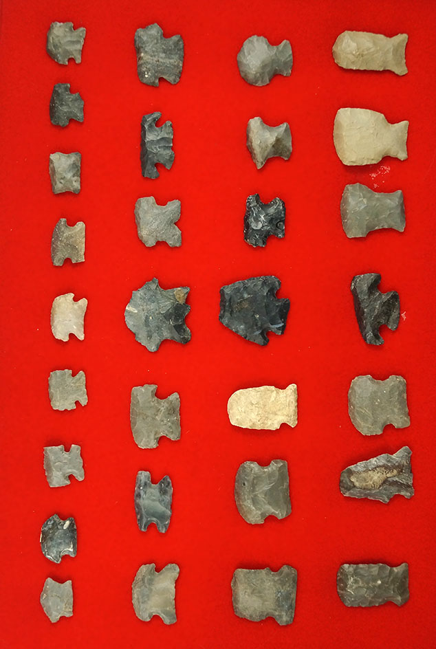 Excellent set of 30 very nice Ohio area Hafted Scrapers, largest is 1 1/4".