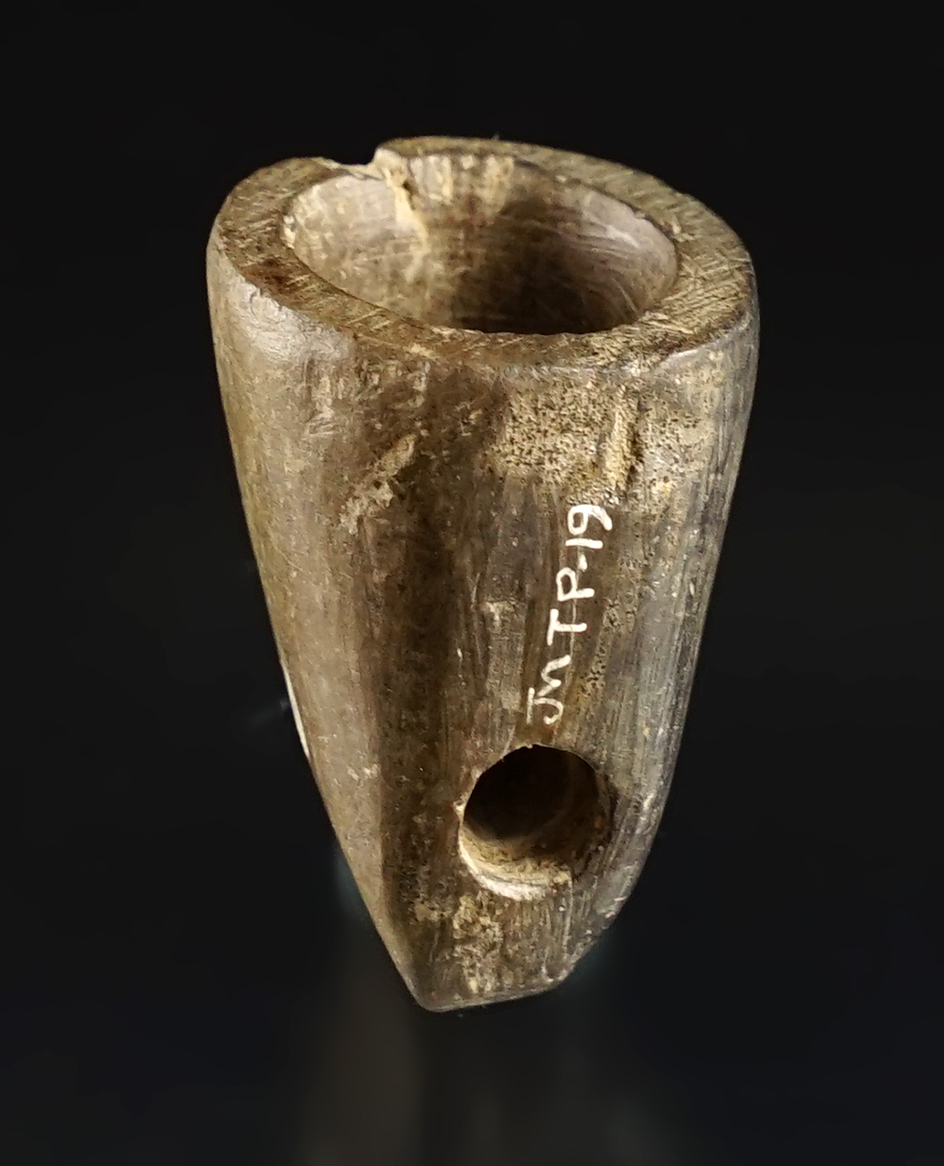 Nicely patinated 1 1/2" Ohio Pipe in excellent condition. Ex. Jim Mills collection.