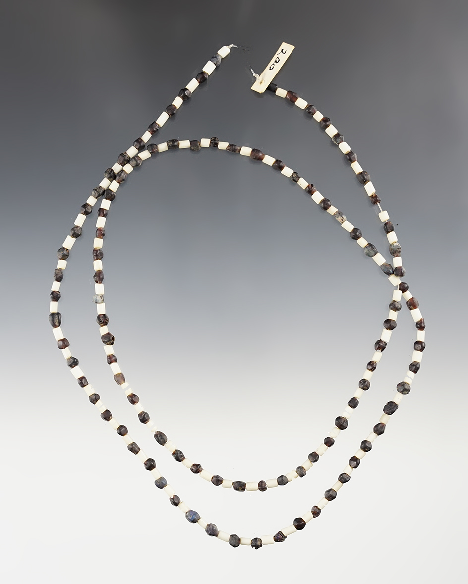 28" Strand of nice Beads in excellent condition.