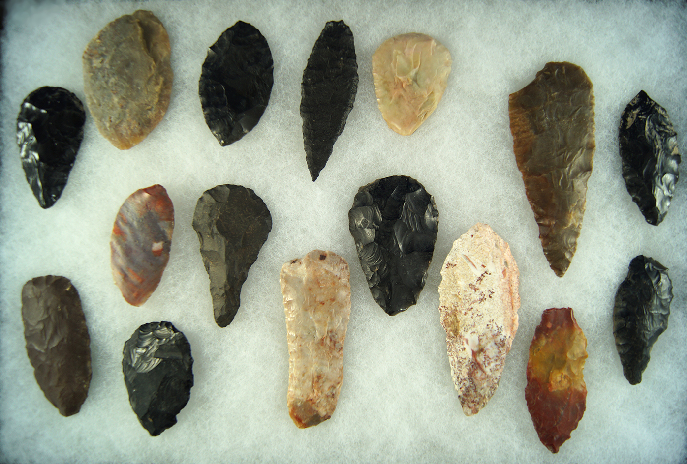 Group of 16 assorted Knives found in Nevada. Largest is 3 1/2".