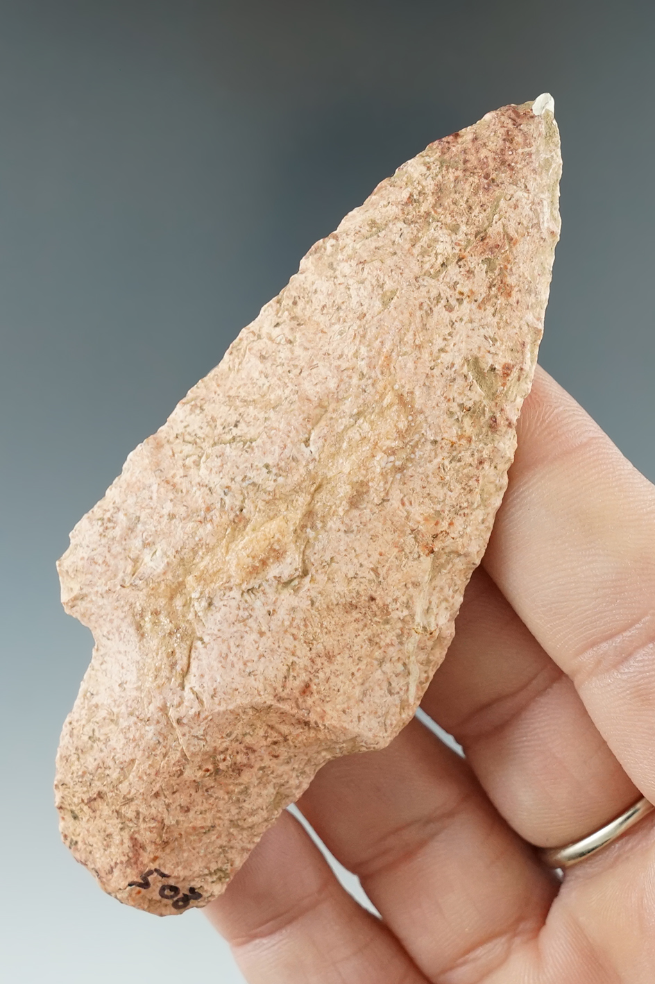 3 1/2" Gary point found in Clay Co., Arkansas made from heat-treated Burlington chert.