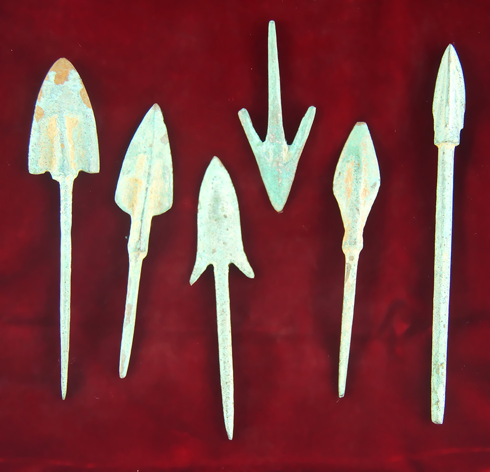 Set of six ancient old world crossbow arrowheads, largest is 3 3/4".