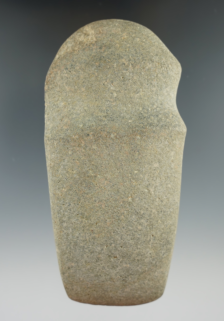 Excellent style and craftsmanship on this 4 7/8" long 3/4 grooved Axe found in Tennessee.