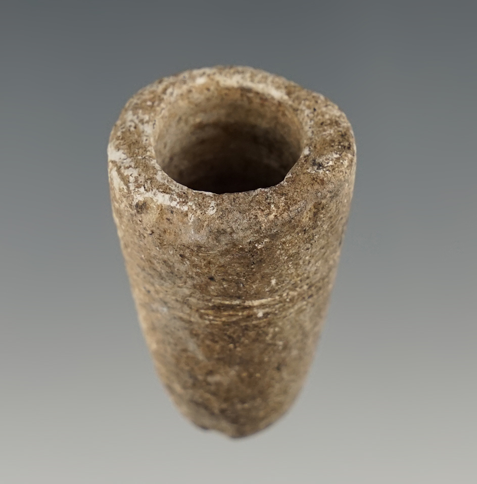 1 9/16" long New Mexico Pipe that is heavily patinated and nicely made.