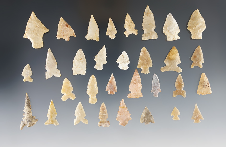 Set of 30 assorted points found around Texas, Oklahoma and Arizona. Ex. Dr. Royce Thomas.