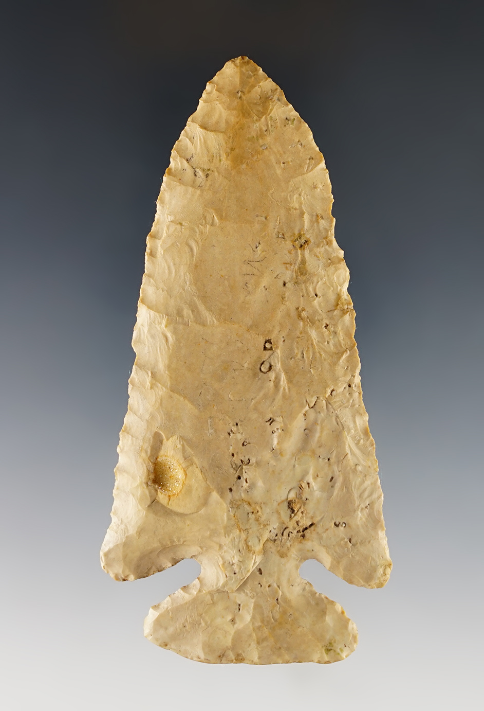 Fantastic 4 1/16" Thebes found in Marion Co., Illinois. Ex. Boardman, Dudkewitz collections.