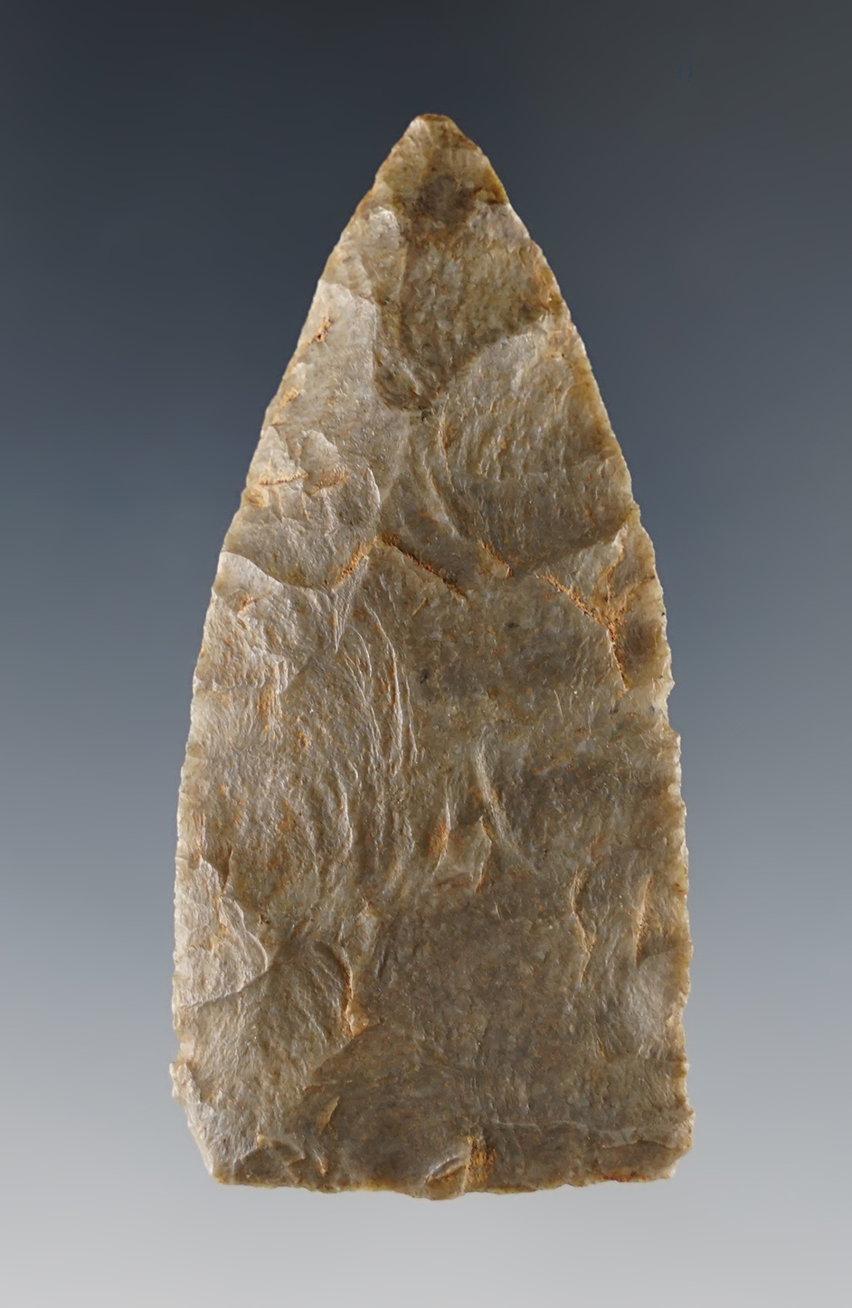 2 1/2" Kentucky Copena in nice condition. Made from well patinated flint.