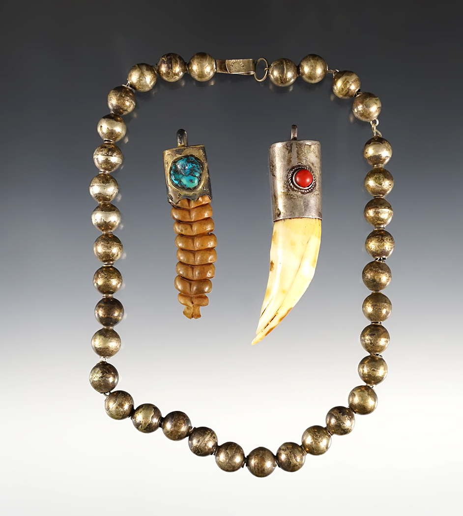 Set of 3 vintage Southwestern jewelry items including a 14" necklace, bear claw pendant …......