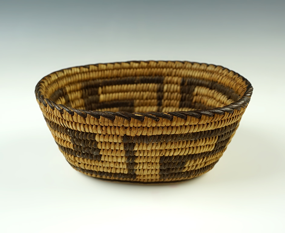 Small but very nice 5 3/8" long by 2 1/4" tall tightly woven Pima Basket in excellent condition. 