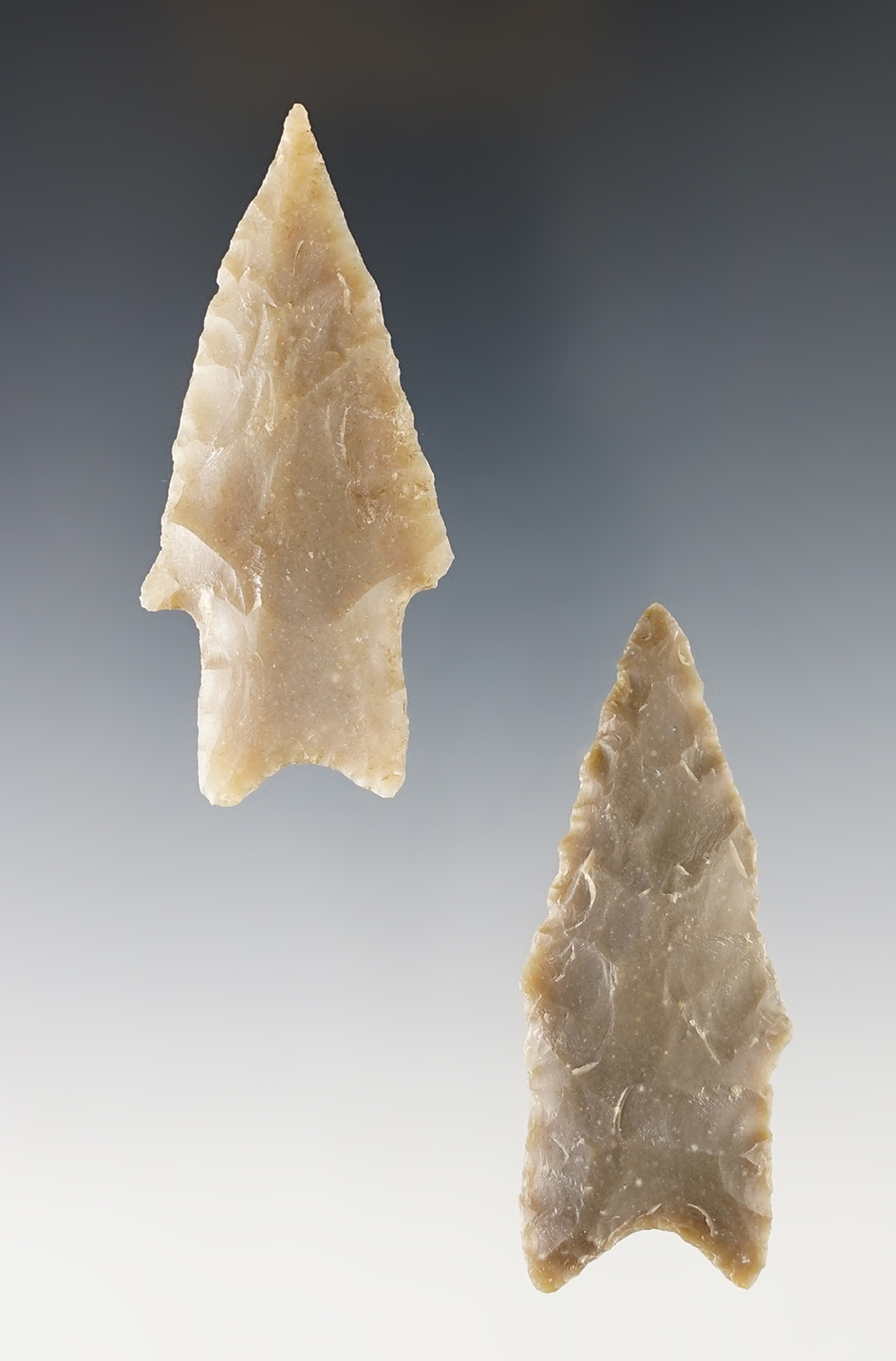 Pair of well made Pedernales found in Texas. The largest is 2 9/16".