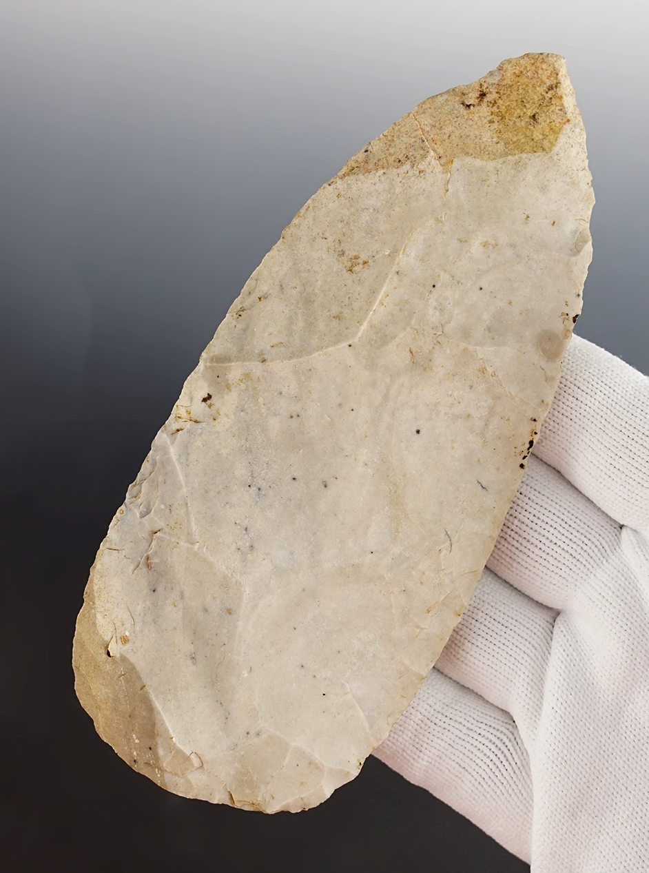 5 1/2" Blade that is well made. Found near Lawrence River, Missouri.