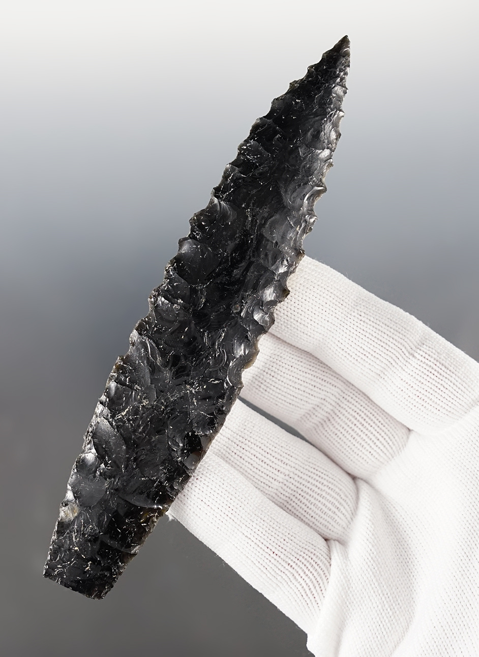 Very rare style! Very large 5 9/16" Paleo Haskett with heavily serrated edges, Harney Co., Oregon. 