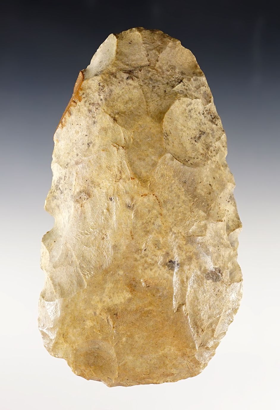 5 15/16" Flint Hoe with excellent use polish to the bit. Found in Jefferson Co., Illinois.