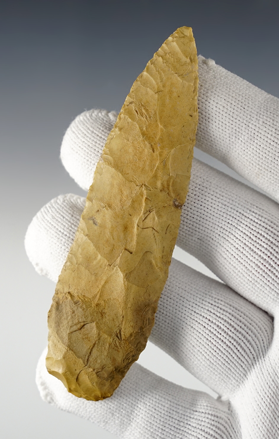 4" Ft. Ancient Knife found in Clermont Co., Ohio. Made from a patinated tan Chert.