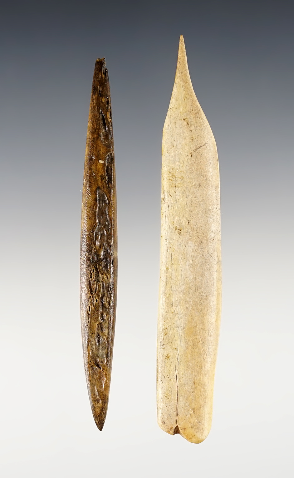 Pair of Washington Bone artifacts including a 3 3/4" Point and a 4" Awl. 