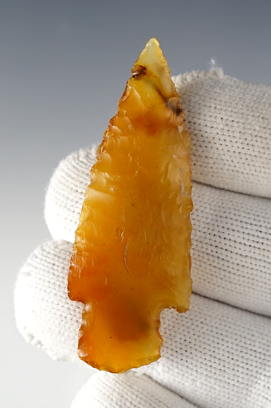 2 3/8" Stemmed point that is nicely made from translucent Agate. Found near the Columbia
