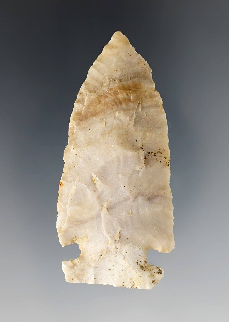 Finely flaked 2 9/16" Cornernotch found in the Illinois area. Shows excellent age on surface.