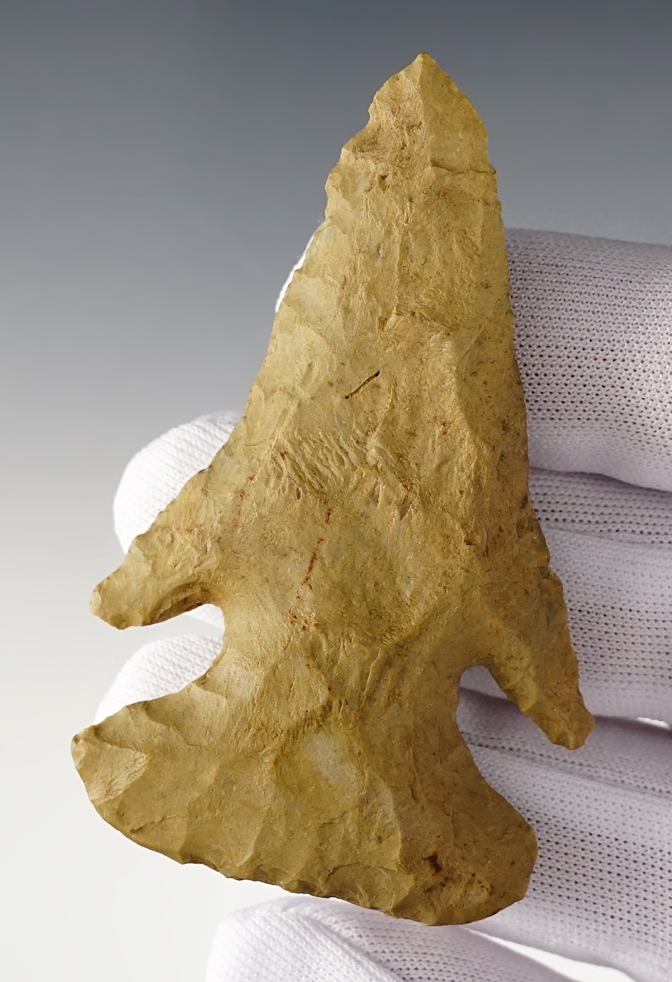 2 7/8" Archaic Thebes Bevel with nice long shoulders and a large well styled base. Ohio/Indiana area.