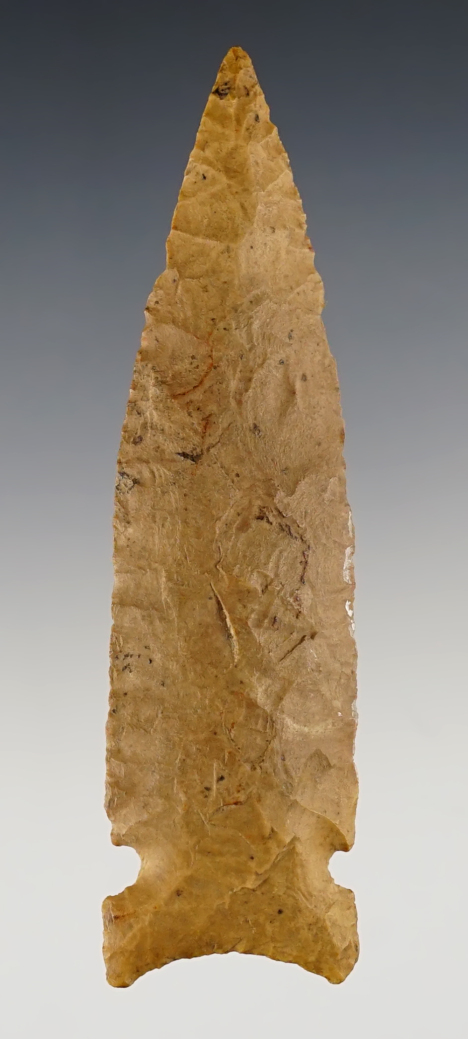 3 3/4" classic style Graham Cave made from attractive material. Found in Missouri.