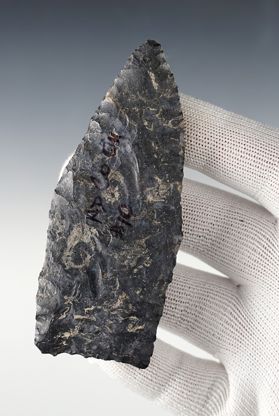 Nice 3 3/4" Paleo Knife with grinding at the lower blade edges. Found in Adams Co., Ohio. 