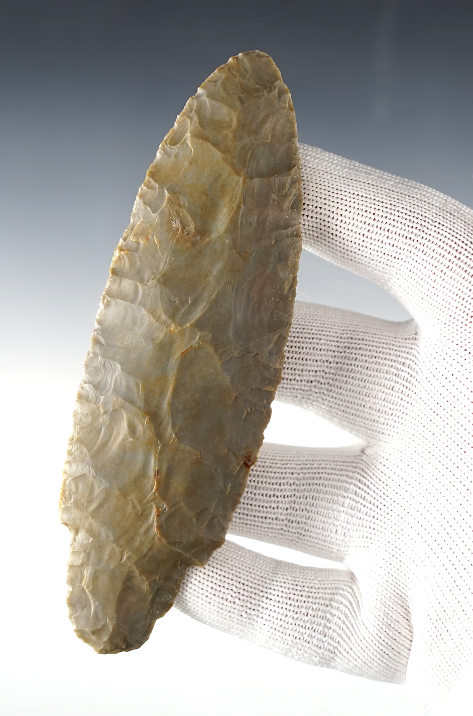 4 15/16" Adena found in Monroe Co., Kentucky. Thin and well flaked from Hornstone.