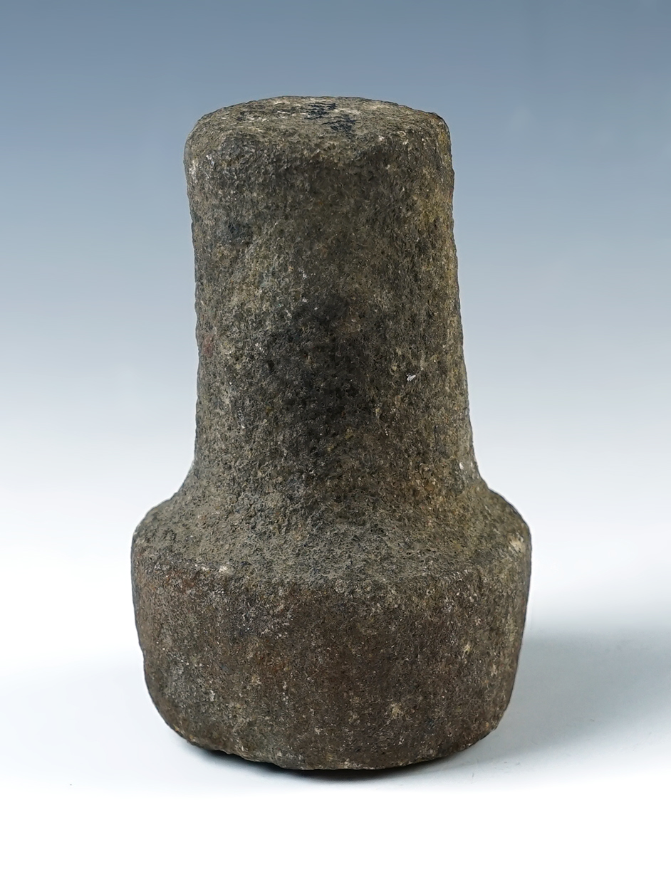 Well styled 4 1/2" Midwestern Quartz Bell pestle that is nicely styled in good condition.