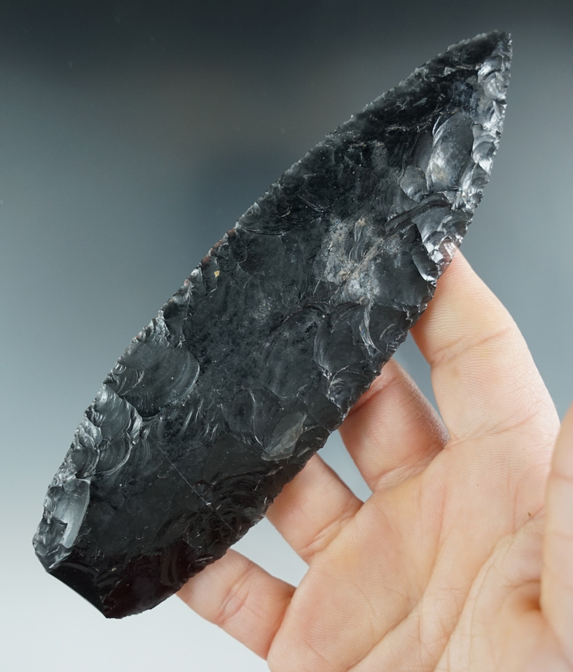 5 11/16" Obsidian Blade in very nice condition. Found in Central Oregon. Ex. Smith, Jim Hogue.